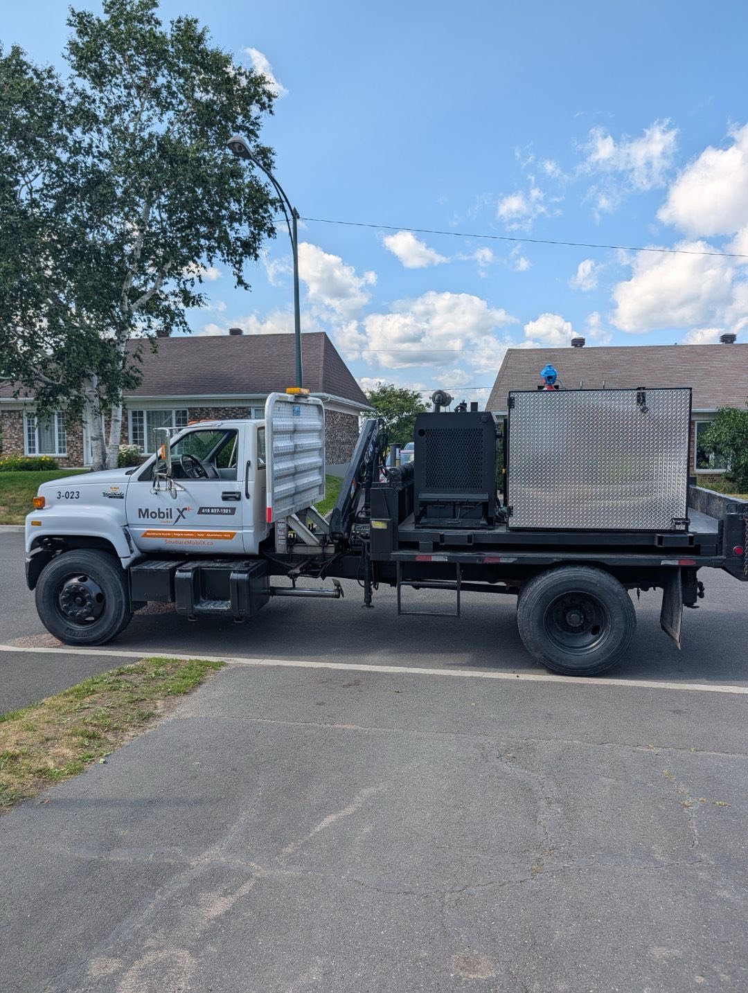Camion-atelier de soudure mobile avec grue de Soudure MobilX à Québec