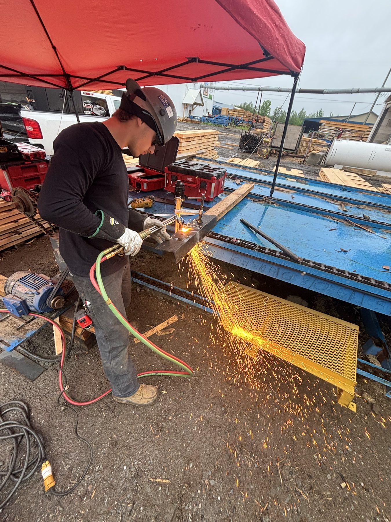 Soudeur de Soudure MobilX au travail sur un chantier de la région de Québec